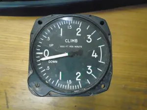 AC-132 Cessna 182L Karnish Rate of Climb Indicator